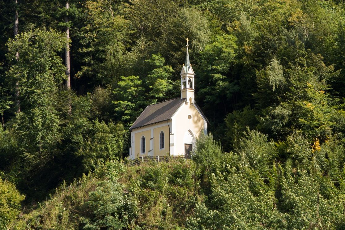 Hotel Restaurant Löwen - Landschaft, Kirche